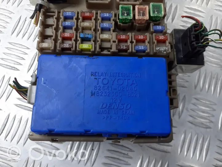 Toyota Corolla E120 E130 Fuse box cover 82641-02040