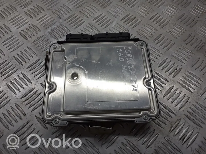 Toyota Corolla E120 E130 Komputer / Sterownik ECU silnika 89661-02A90