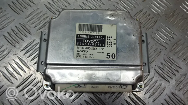 Toyota Corolla E120 E130 Unité de commande, module ECU de moteur 89661-02750