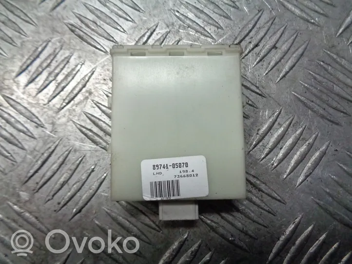 Toyota Avensis T250 Sānu bīdāmo durvju ECU modulis 89741-05070