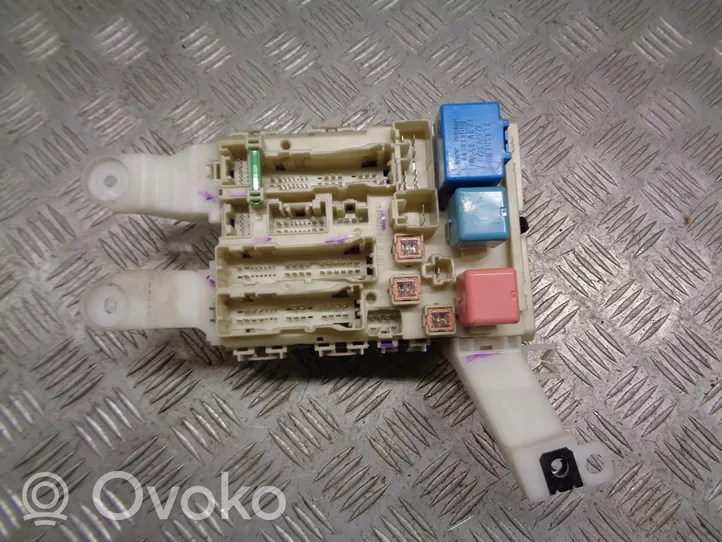 Toyota Auris 150 Couvercle de boîte à fusibles 82730-02130-A