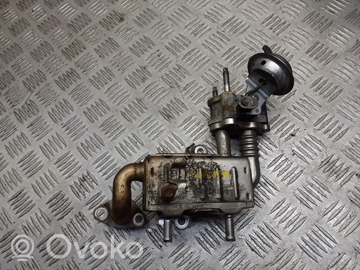 Toyota Auris 150 EGR-venttiilin/lauhduttimen kiinnike 25601-33060-B