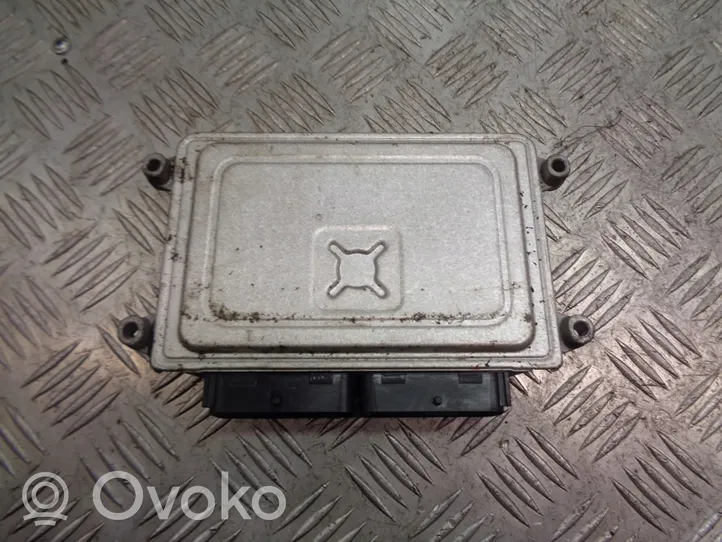 Toyota Yaris Moottorin ohjainlaite/moduuli (käytetyt) 5WY5968B