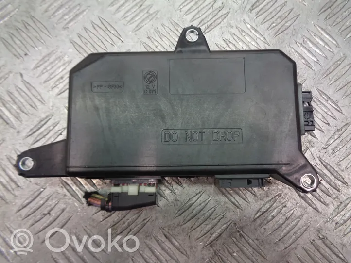 Fiat Croma Unité de commande / module de porte coulissante 46846774