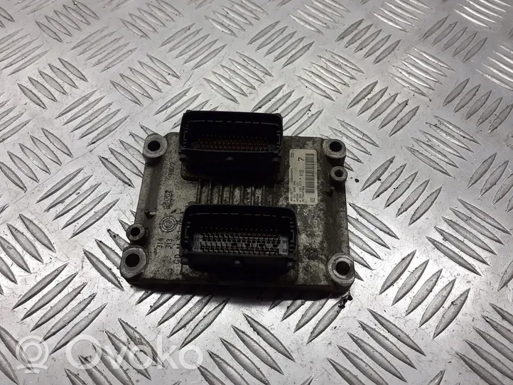 Fiat Idea Komputer / Sterownik ECU silnika 00551952720