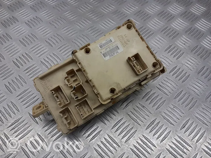 Toyota Avensis T250 Coperchio scatola dei fusibili 82641-CA010-F