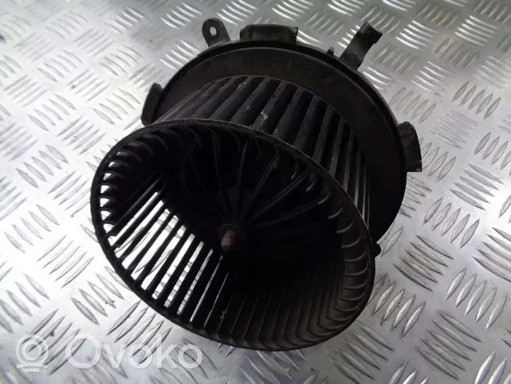 Skoda Fabia Mk1 (6Y) Motore per ventilatore porta anteriore D8087