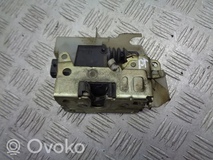 Renault Thalia I Rear door lock 7700431770