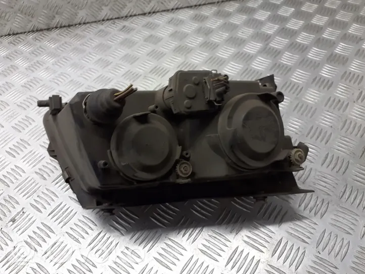 Volkswagen PASSAT B5 Faro delantero/faro principal HELLA