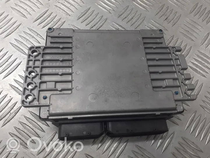 Nissan Primera Unité de commande, module ECU de moteur MEC37-030