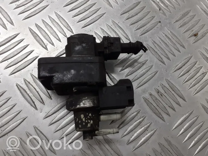 Nissan Primera Electrovanne Soupape de Sûreté / Dépression 8200270