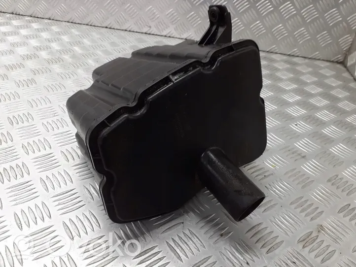 Nissan Primera Support, boîtier de filtre à air 3981070938