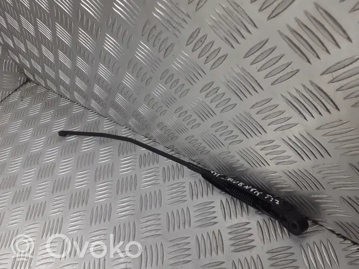 Toyota Avensis T220 Rear wiper blade arm 