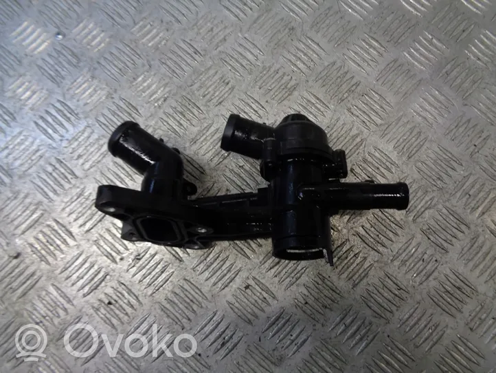 Volkswagen Polo IV 9N3 Termostat / Obudowa termostatu 03C121111B