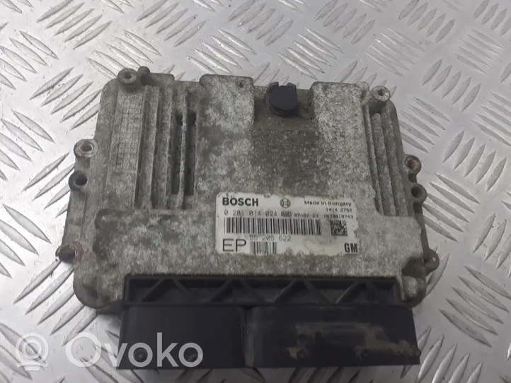 Opel Zafira B Unité de commande, module ECU de moteur 55205622