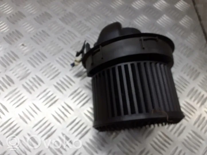 Peugeot 107 Moteur de ventilateur porte avant 