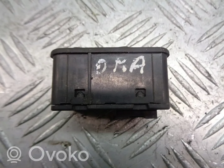 Opel Meriva B Ramka przycisków otwierania szyby drzwi przednich 24409205