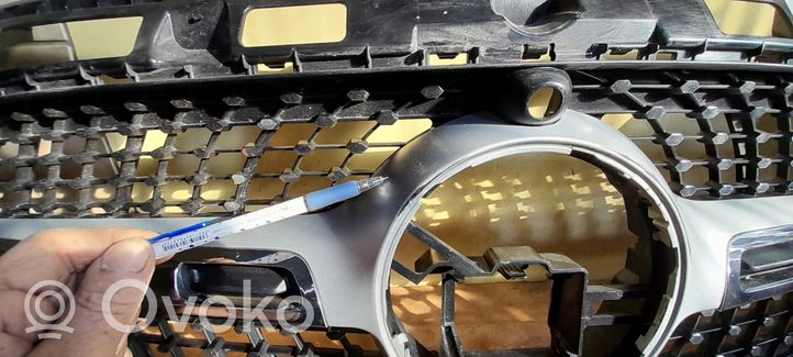 Mercedes-Benz B W247 Maskownica / Grill / Atrapa górna chłodnicy 