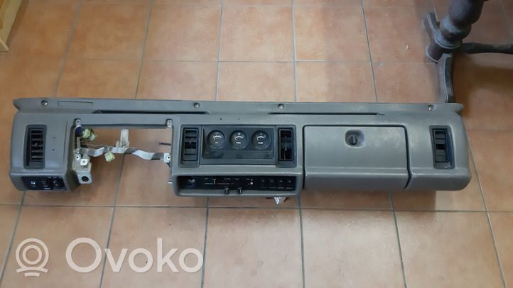 Isuzu Trooper Tableau de bord 