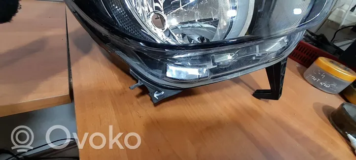 Renault Twingo III Lampa przednia 