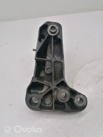 Volkswagen Transporter - Caravelle T5 Engine mounting bracket 7H0199207B