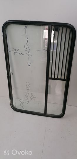 Fiat Ducato Side middle window/glass 43R005171