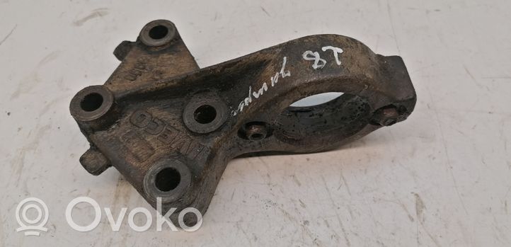 Peugeot Boxer Vetoakselin tukilaakerin kiinnike 0666