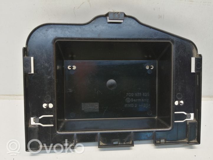 Volkswagen Transporter - Caravelle T4 Fuse box cover 7D0971825