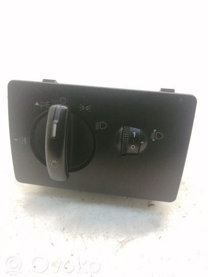 4M5T13A024EA Ford Transit Module d'éclairage LCM, 10.00 € | OVOKO