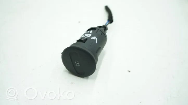 Volvo S90, V90 USB-pistokeliitin 32231928