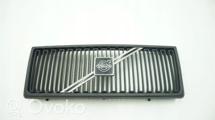 Volvo 240 Griglia superiore del radiatore paraurti anteriore 
