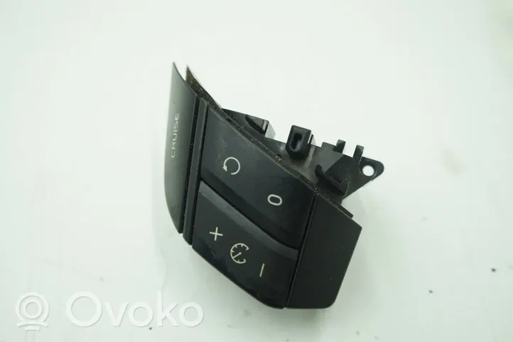 Volvo S60 Ohjauspyörän painikkeet/kytkimet 30739566