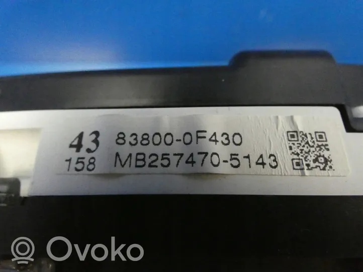 Toyota Verso Compteur de vitesse tableau de bord 838000F430