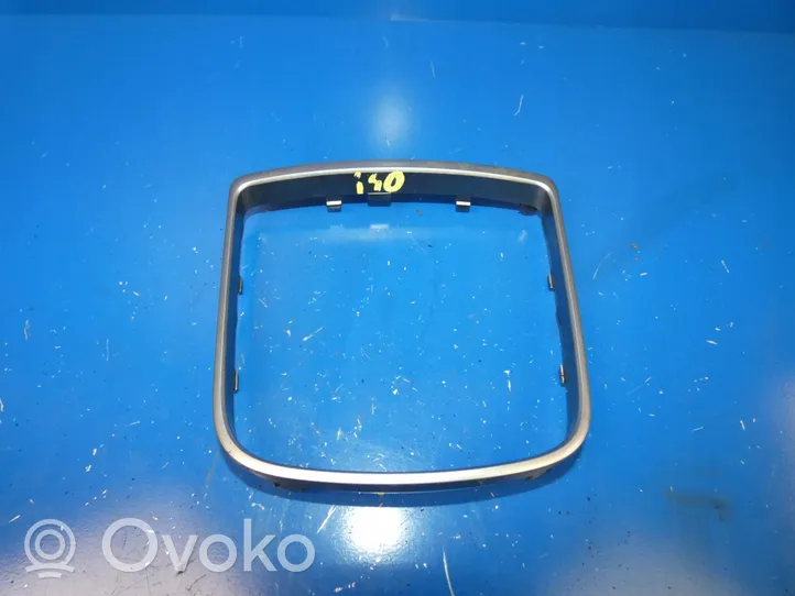 Hyundai i40 Rivestimento in plastica cornice della leva del cambio 