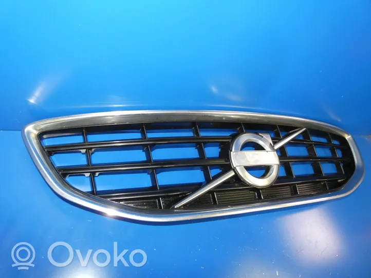 Volvo V40 Grille de calandre avant 