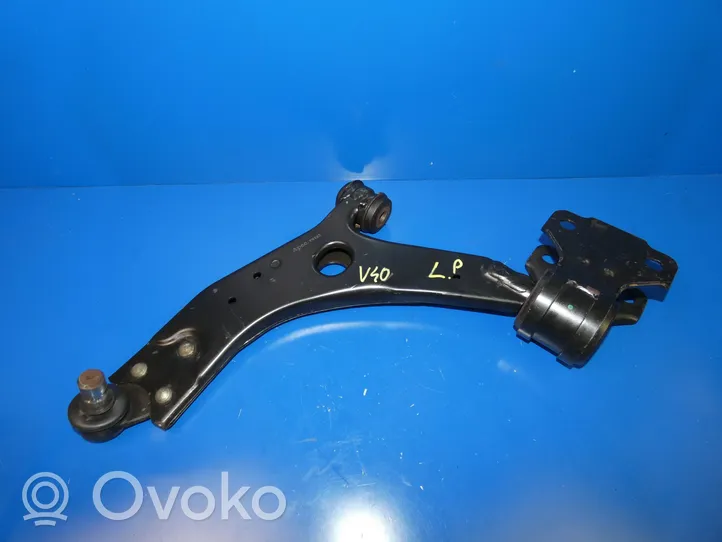 Volvo V40 Braccio di controllo sospensione anteriore inferiore/braccio oscillante DCCL0123