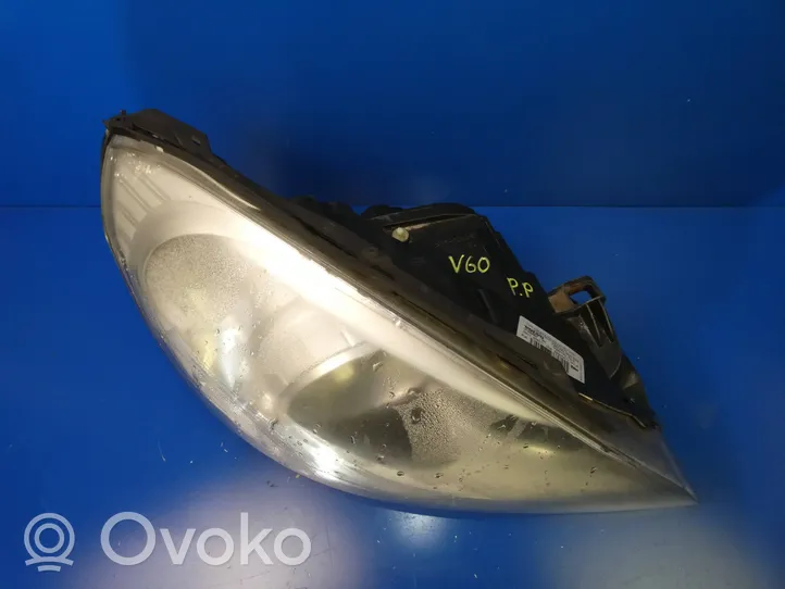 Volvo V60 Lampa przednia 31299997