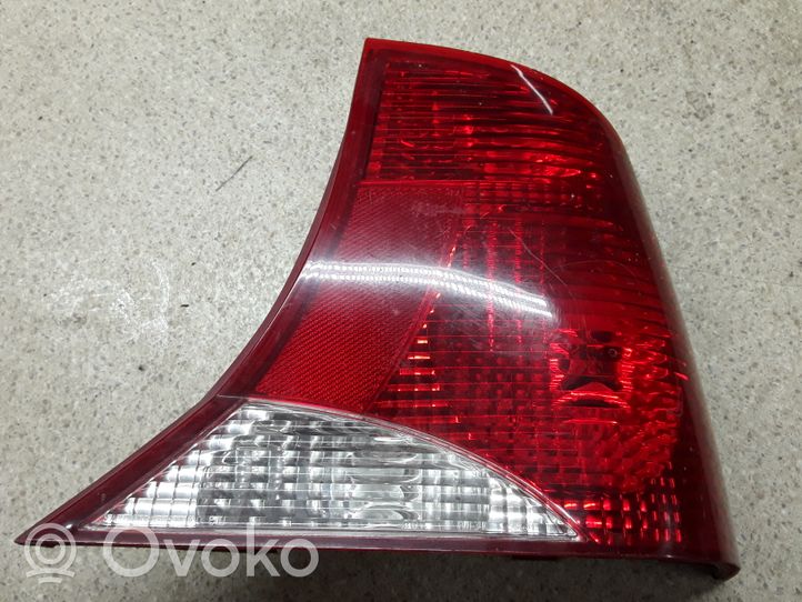 Ford Focus Luz trasera/de freno YS4X13440CA