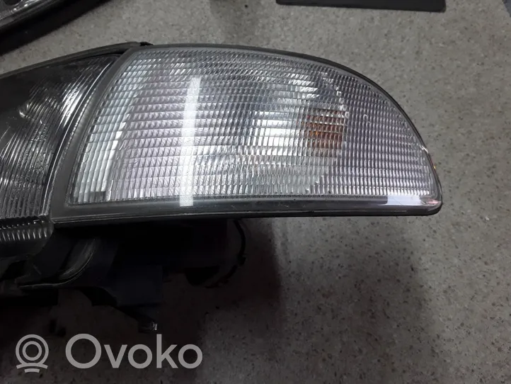 Audi A8 S8 D2 4D Lampa przednia 1305235230