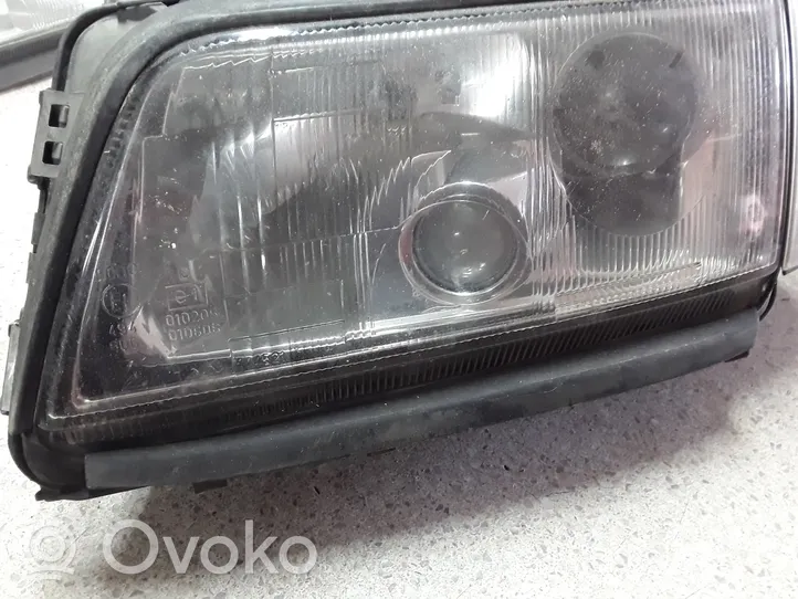 Audi A8 S8 D2 4D Lampa przednia 1305235230