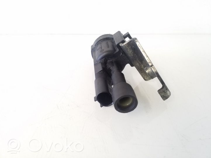 Mercedes-Benz E C207 W207 Vacuum valve 0025401497