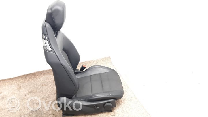 Mercedes-Benz E C207 W207 Priekinė keleivio sėdynė A2078601869