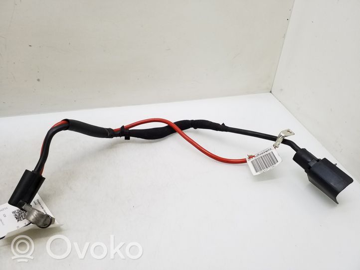 Volkswagen Touran III Câble de batterie positif 5Q0971228C