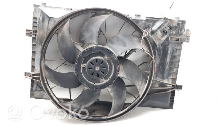 Mercedes-Benz C W203 Aro de refuerzo del ventilador del radiador A2035400788