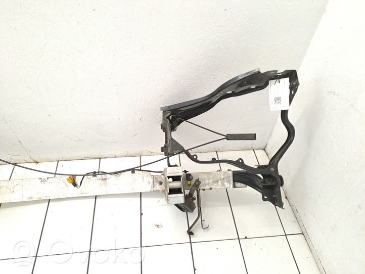 Mercedes-Benz E W212 Pannello di supporto del radiatore A2126200595