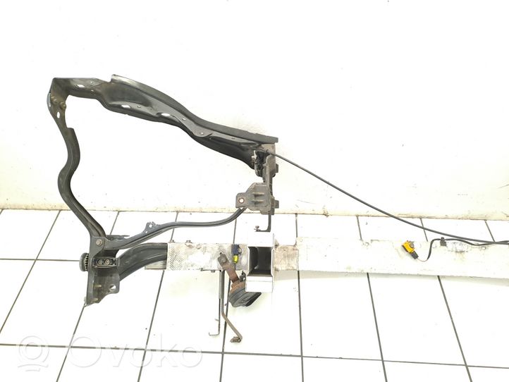 Mercedes-Benz E W212 Pannello di supporto del radiatore A2126200595