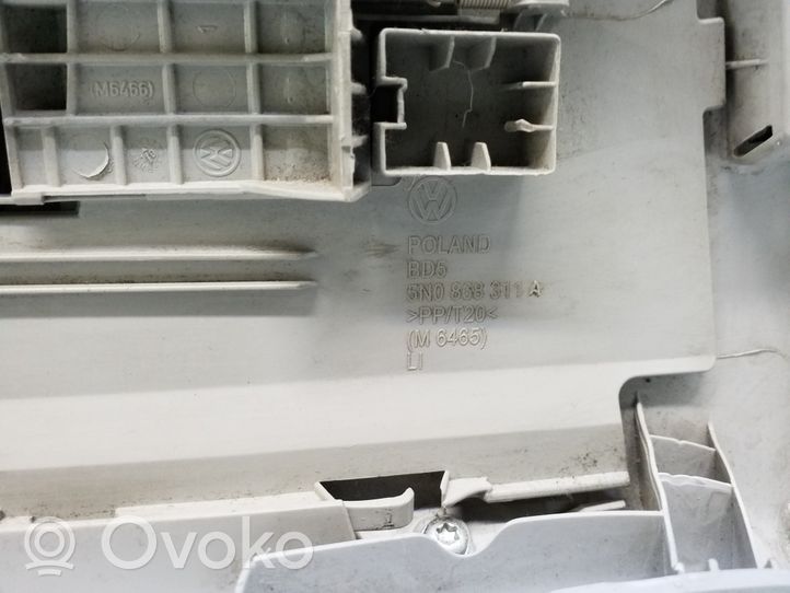 Volkswagen Tiguan B-pilarin verhoilu (yläosa) 5N0868311A