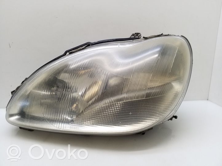 Mercedes-Benz S W220 Lampa przednia A2208200761