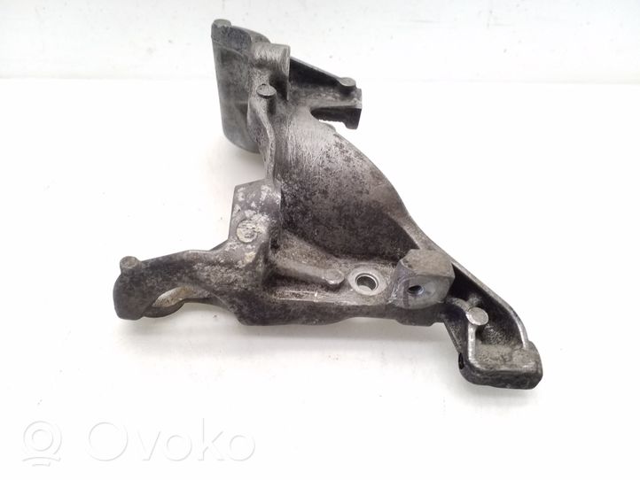 Mercedes-Benz Vito Viano W447 EGR valve cooler bracket A6261410040