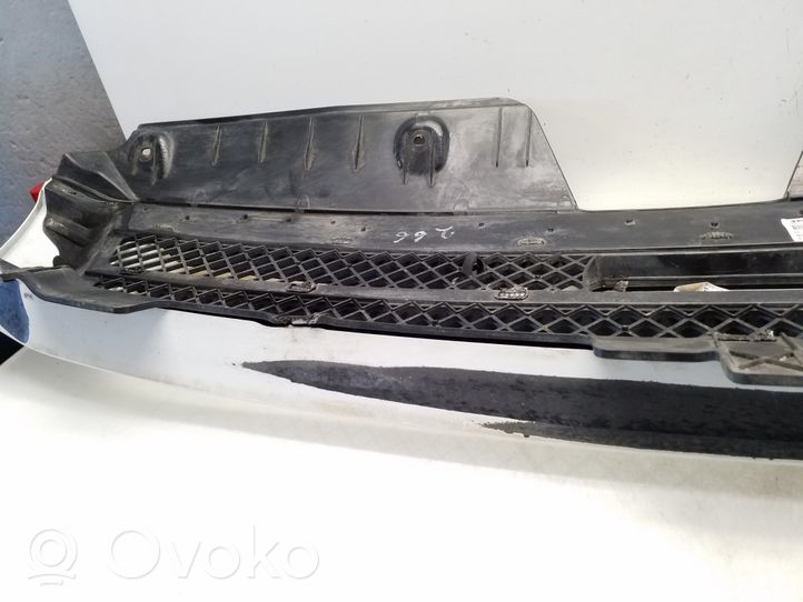 Iveco Daily 35.8 - 9 Grille calandre supérieure de pare-chocs avant 3802801